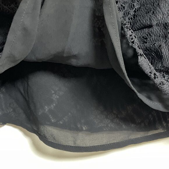 GUESS Women's Sasha Off-The-Shoulder Black top Blouse Lace Size Medium NWT - Picture 4 of 7